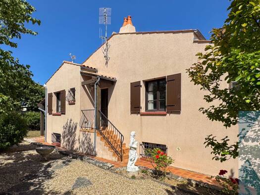 Maison à vendre 472 500 € 6 pièces 4 chambres 173 m² 589 m² de terrain Bourg Lagord 17140