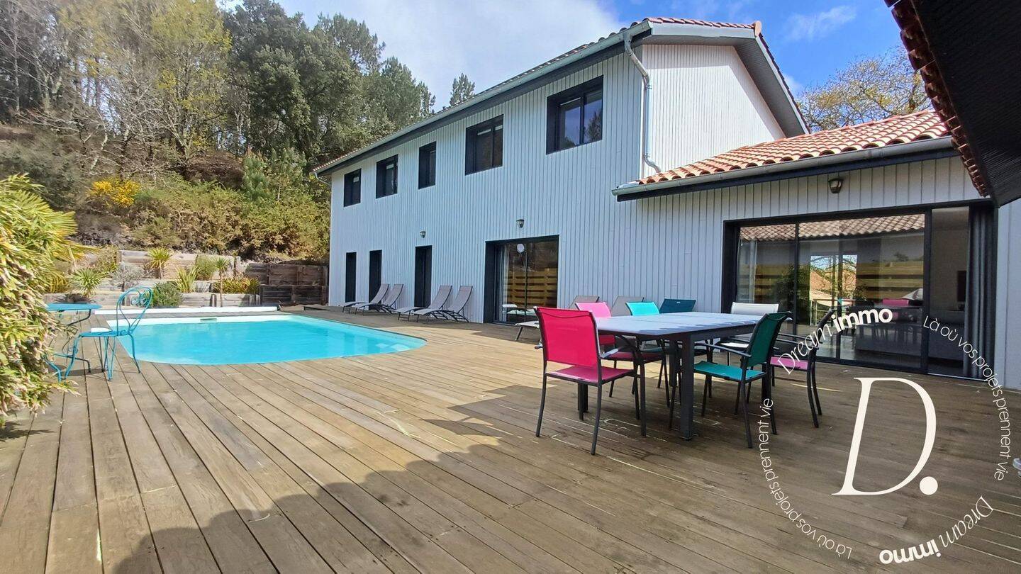 Maison 10 pièces 310 m² · à Vielle-Saint-Girons · 310 m² · 940 000 €
