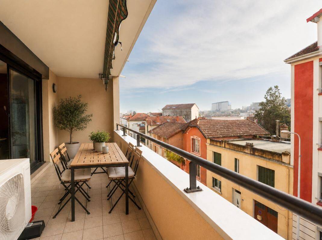 Appartement 4 pièces 107 m² · à Lyon 3ème Arrondissement · 107 m² · 385 000 €