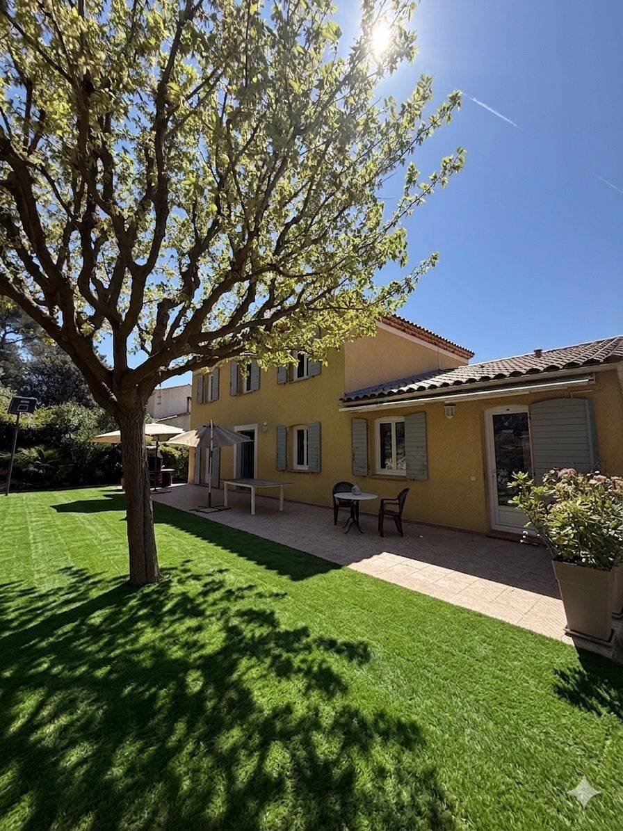 Maison 9 pièces 191 m² · à Marseille 11ème Arrondissement · 191,1 m² · 930 000 €