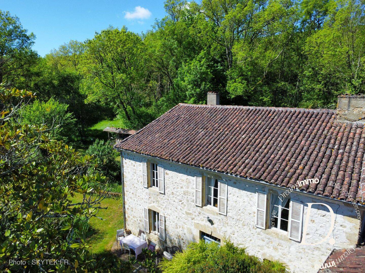 Maison de caractère du XVe siècle avec studio indépendant