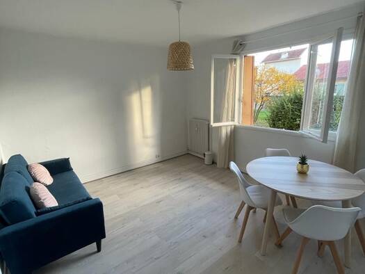 Appartement à vendre 204 880 € 3 pièces 2 chambres 57 m² RDC/5 Croix Luizet Villeurbanne 69100