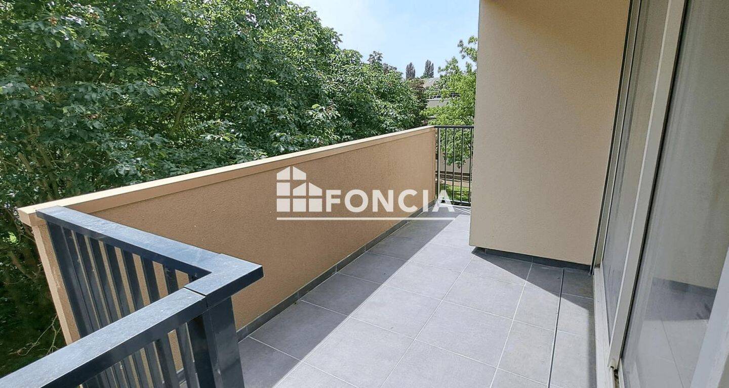 Appartement 3 pièces 68 m² · à Épinay-sous-Sénart · 67,5 m² · 1 090 €