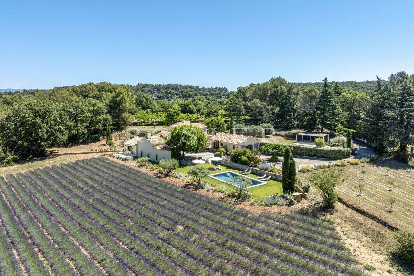 Maison 7 pièces 250 m² · à Oppède · 250 m² · 2 500 000 €