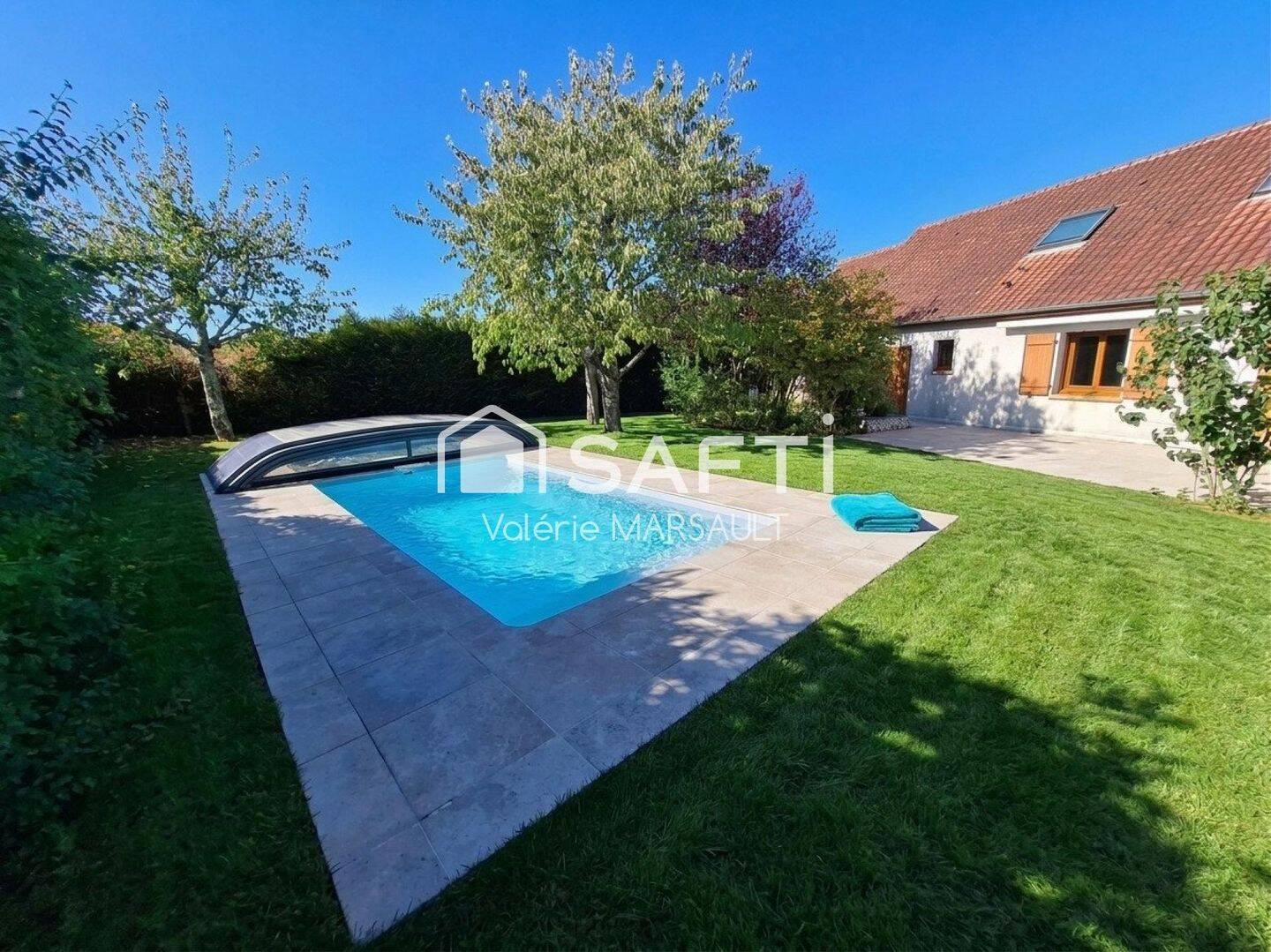 Maison 5 pièces 162 m² · à Notre-Dame-d'Oé · 162 m² · 395 000 €