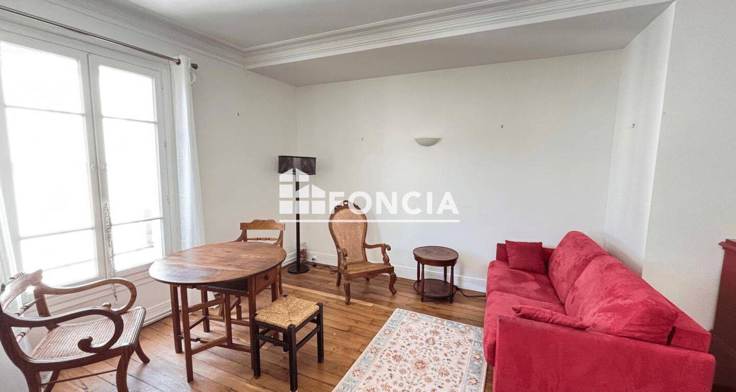 Appartement 3 pièces 67 m² · à Paris 17ème Arrondissement · 66,9 m² · 2 300 €/mois
