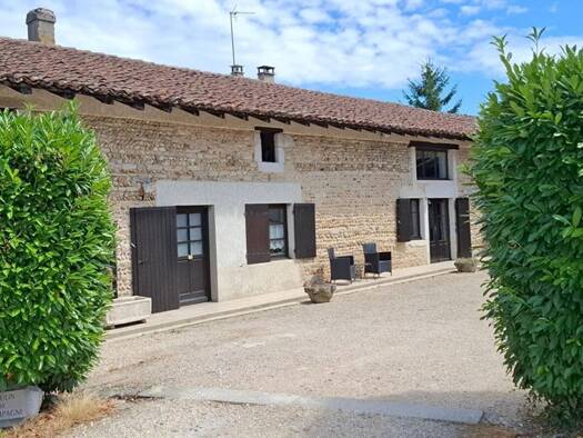 Demeure à vendre 835 000 € 10 pièces 9 chambres 320 m² 15 000 m² de terrain Centre et Sud Est Viriat 01440