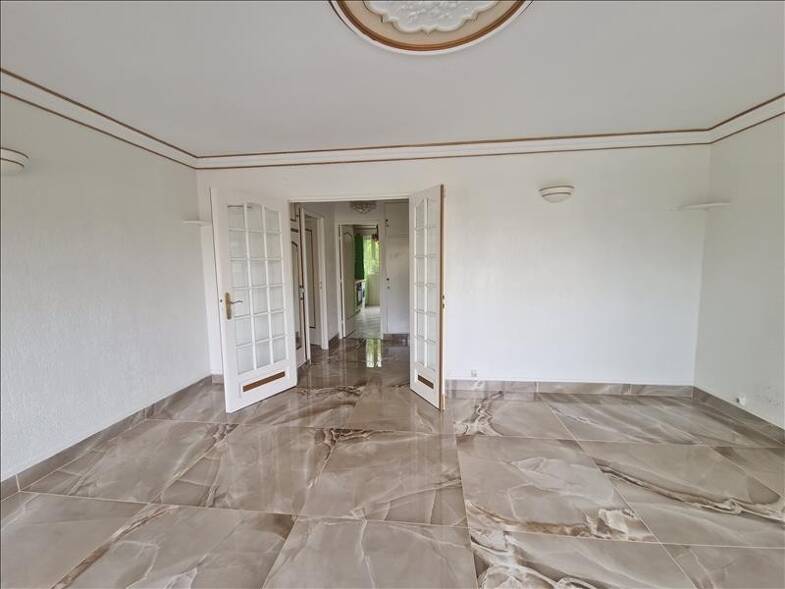 Appartement à louer 1 100 € 3 pièces 2 chambres 65 m² 1er étage Les Louvrais Pontoise 95300