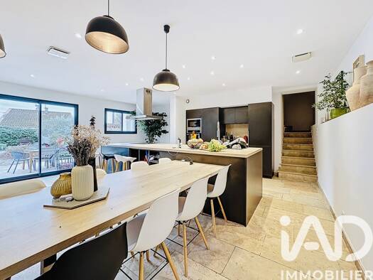 Maison à vendre 439 000 € 5 pièces 3 chambres 152 m² 328 m² de terrain Montplaisir Sud Arles 13200