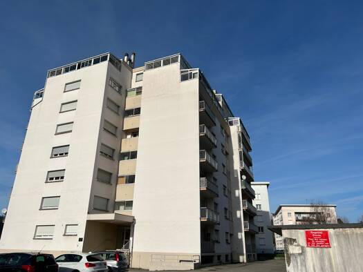 Appartement à vendre 185 500 € 4 pièces 3 chambres 105 m² Étage 6/7 Les Mouillères Lons-le-Saunier 39000