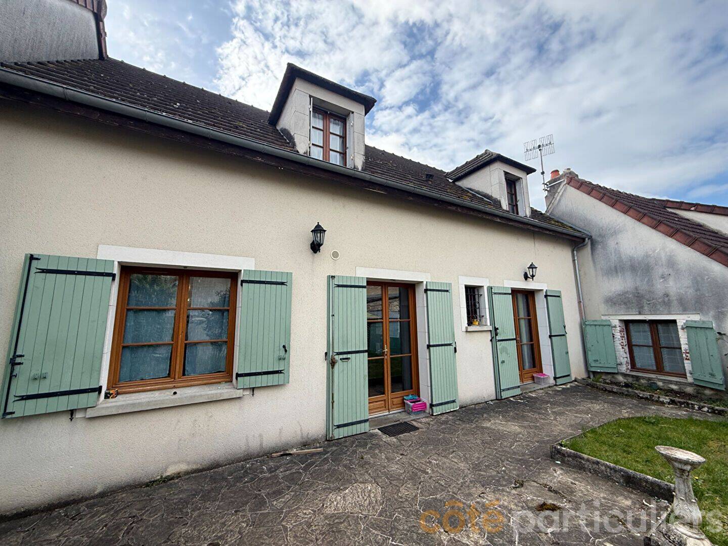 Maison 6 pièces 146 m² · à Saint-Amand-Montrond · 146,1 m² · 141 990 €