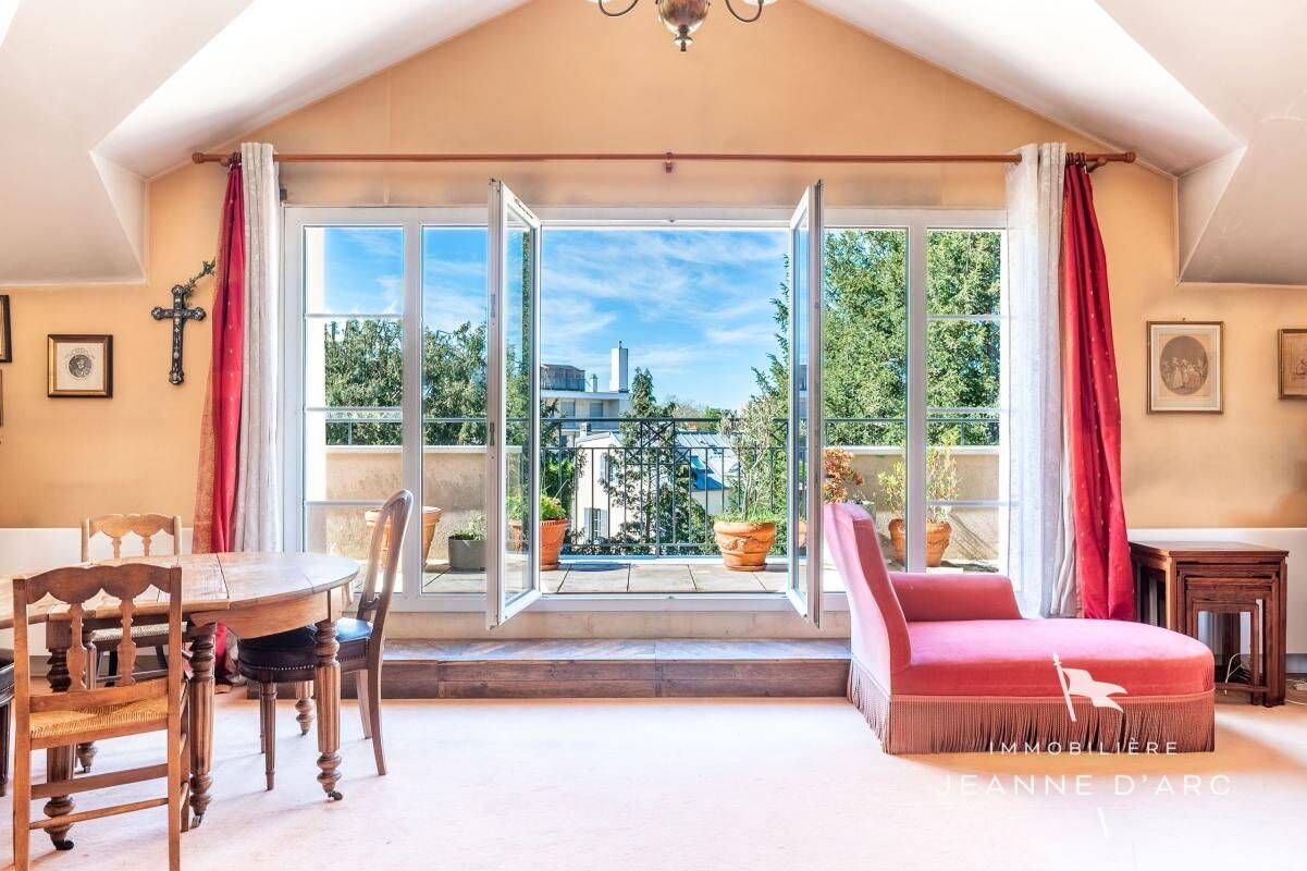 Appartement 5 pièces 136 m² · à Versailles · 136 m² · 990 000 €
