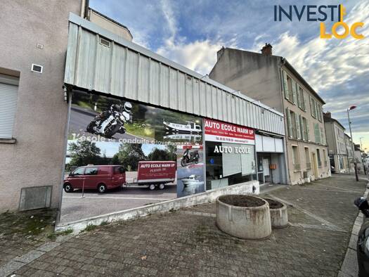 Local commercial à louer 730 € 167 m² de surface de vente Le Creusot 71200
