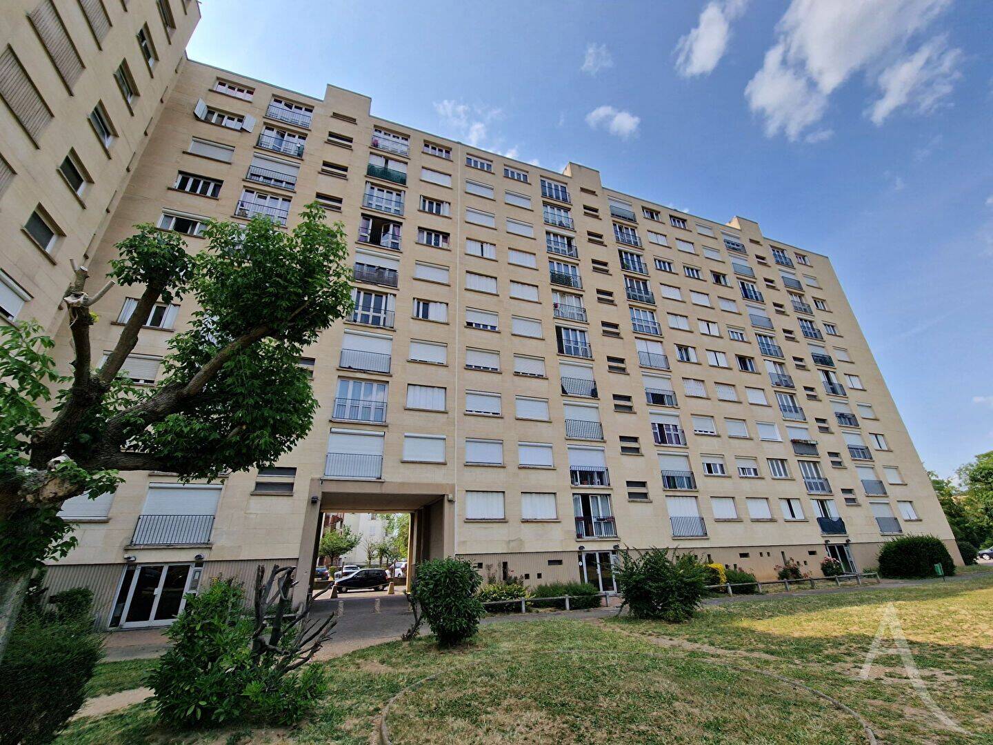 Appartement 3 pièces 57 m² · à Mantes-la-Jolie · 57 m² · 88 000 €
