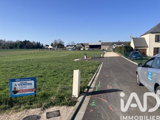 Terrain constructible viabilisé à vendre 47 900 € 707 m² de terrain Cravant 45190