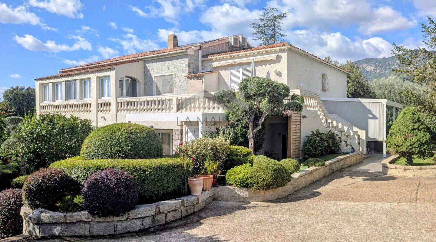 Maison 12 pièces 287 m² · à Porto-Vecchio · 287,3 m² · 1 218 000 €