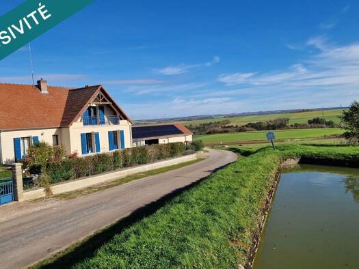 Pavillon à vendre 299 000 € 6 pièces 5 chambres 216 m² 1 392 m² de terrain Bernouil 89360