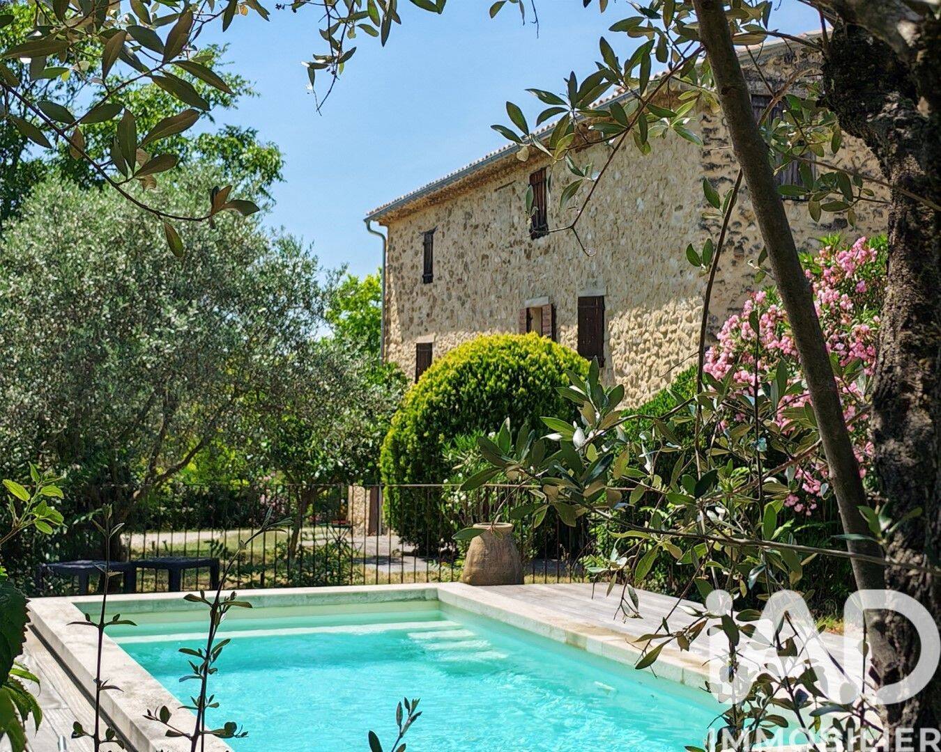 Maison 11 pièces 270 m² · à Carpentras · 270 m² · 890 000 €