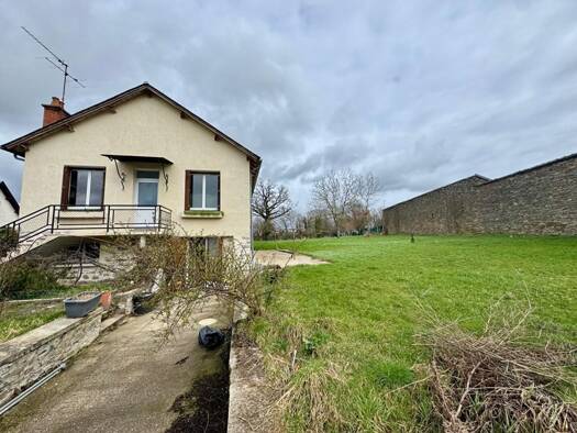 Maison à vendre 176 000 € 5 pièces 3 chambres 100 m² 2 970 m² de terrain Naucelle 12800