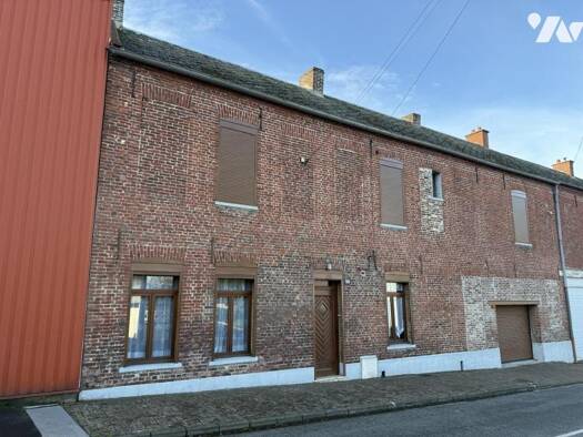 Maison à vendre 94 800 € 7 pièces 4 chambres 376 m² de terrain Busigny 59137