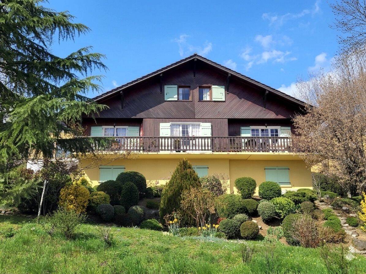 Maison 8 pièces 227 m² · à Grilly · 227 m² · 1 196 000 €