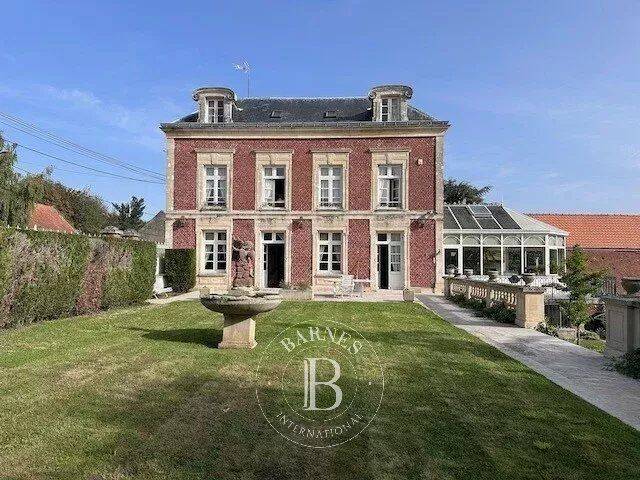 Maison 9 pièces 251 m² · à Ressons-sur-Matz · 251 m² · 595 000 €