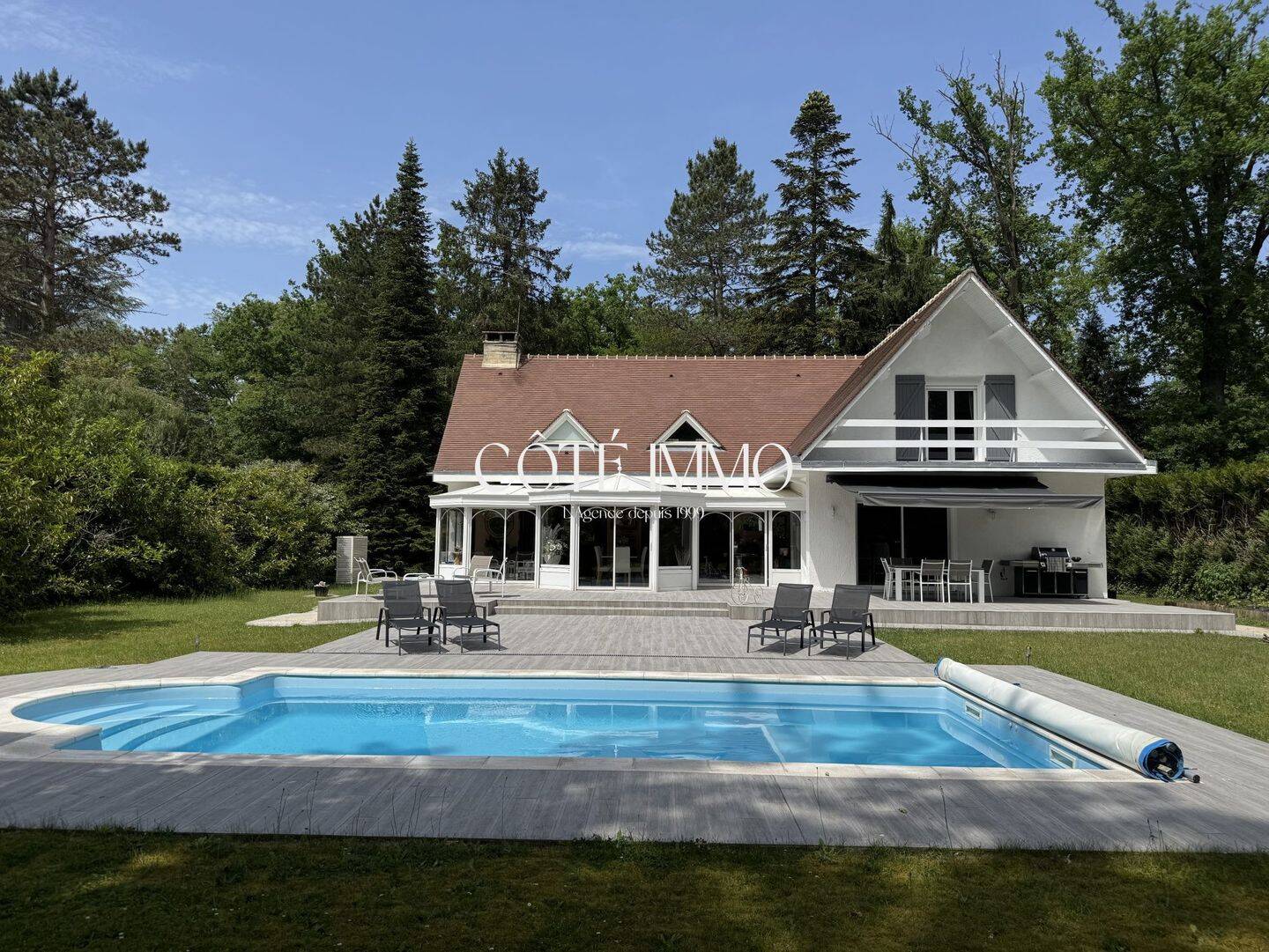 Maison 7 pièces 253 m² · à Lamorlaye · 253 m² · 995 000 €