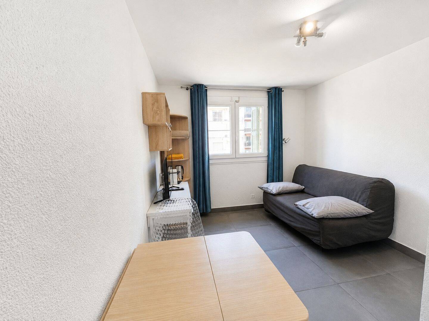 Appartement 1 pièce 15 m² · à Nice · 14,7 m² · 730 €