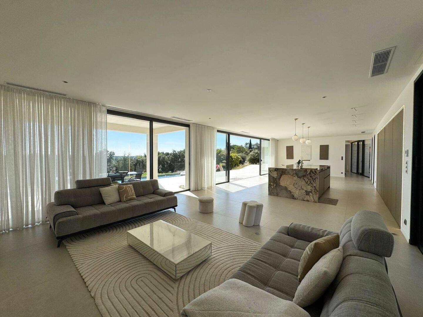 Maison 5 pièces 207 m² · à Nîmes · 207 m² · 890 000 €