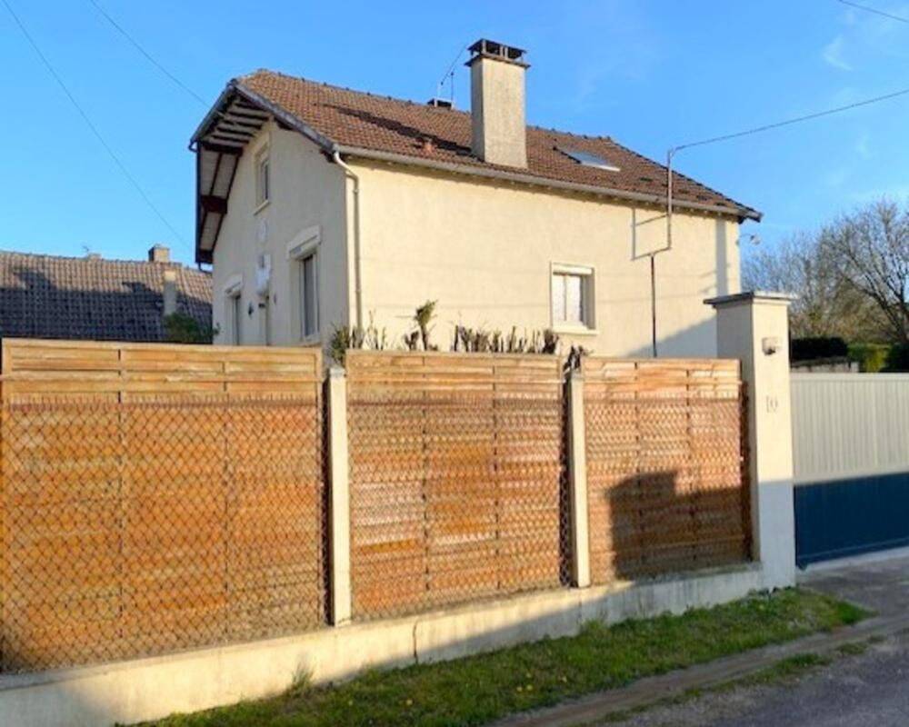 Maison 6 pièces 112 m² · à Les Vallées de la Vanne · 112 m² · 159 000 €