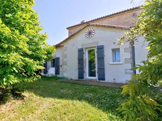 Maison à vendre 228 800 € 4 pièces 3 chambres 124 m² 10 610 m² de terrain Villiers-en-Plaine 79160