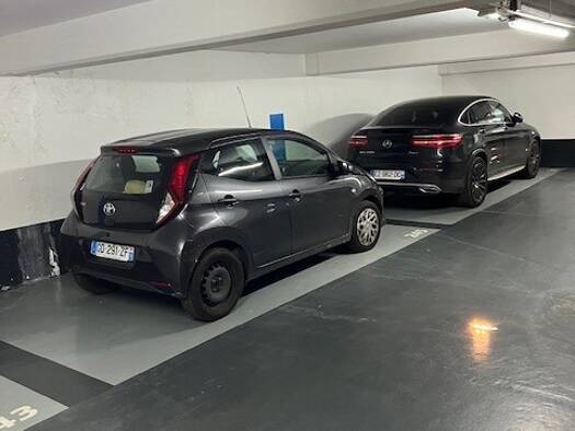 Parking à vendre 22 000 € 13 m² Pereire-Malesherbes Paris 17ème arrondissement 75017