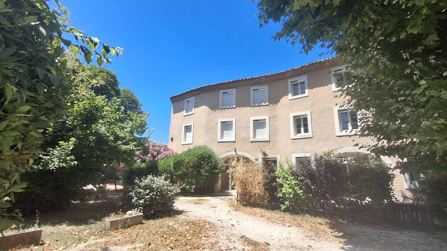 Appartement 4 pièces 86 m² · à Saint-Paul-Trois-Châteaux · 86 m² · 190 000 €