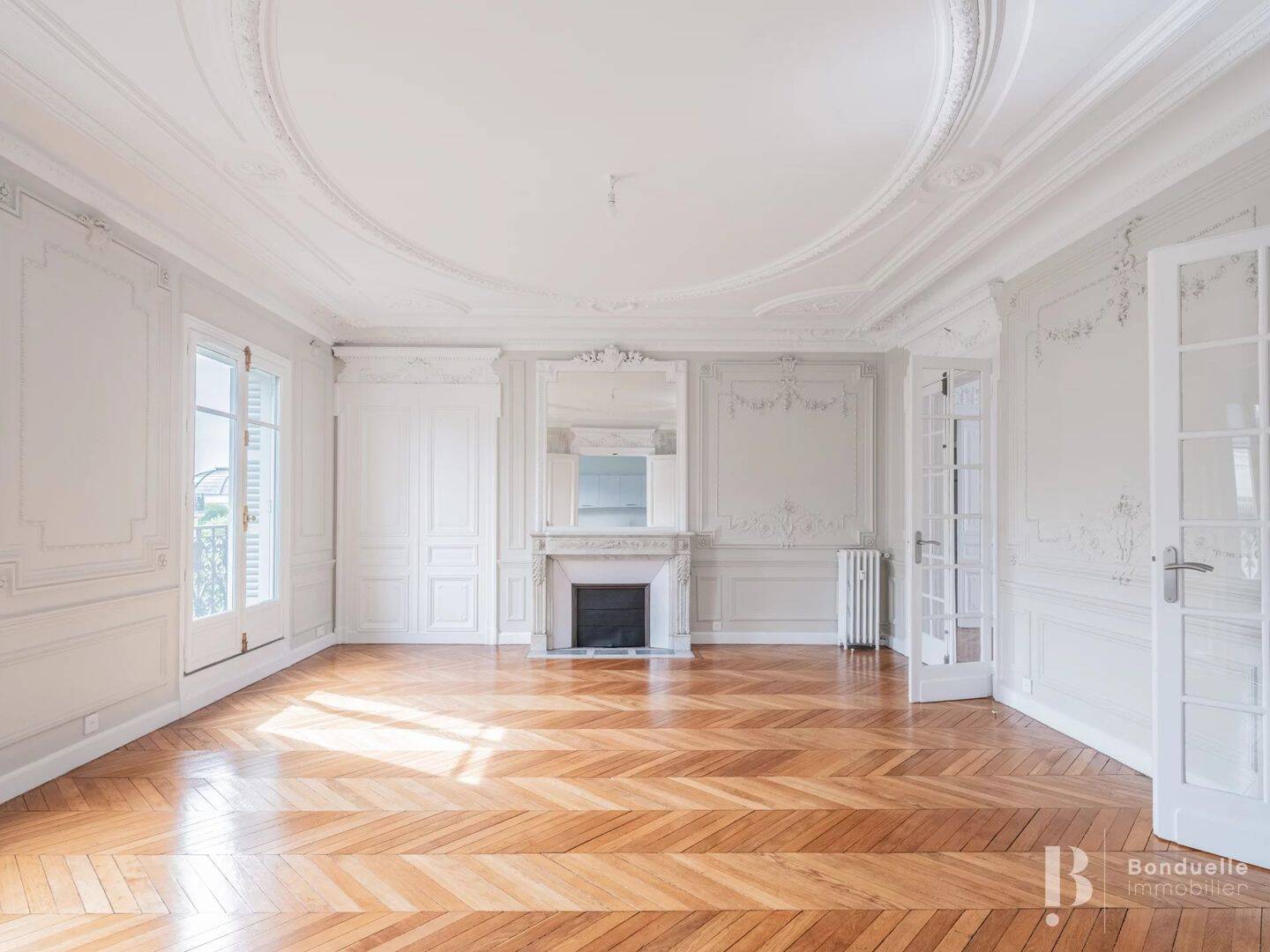 Appartement 6 pièces 207 m² · à Paris 8ème Arrondissement · 206,9 m² · 7 443 €