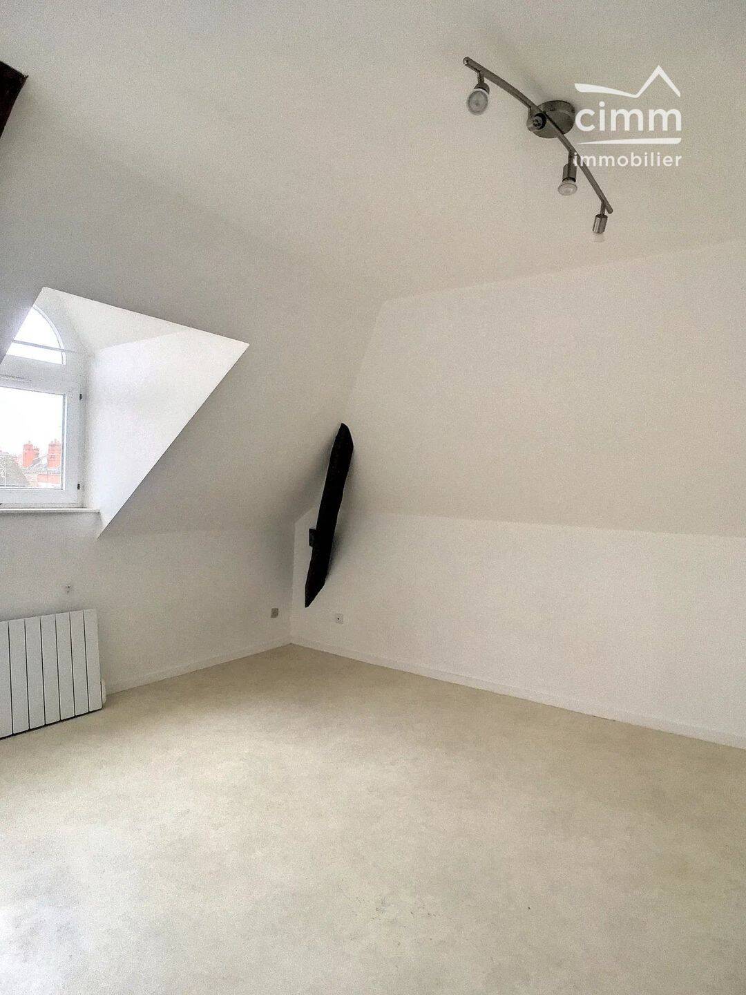 Appartement 1 pièce 19 m² · à Montargis · 19 m² · 350 €