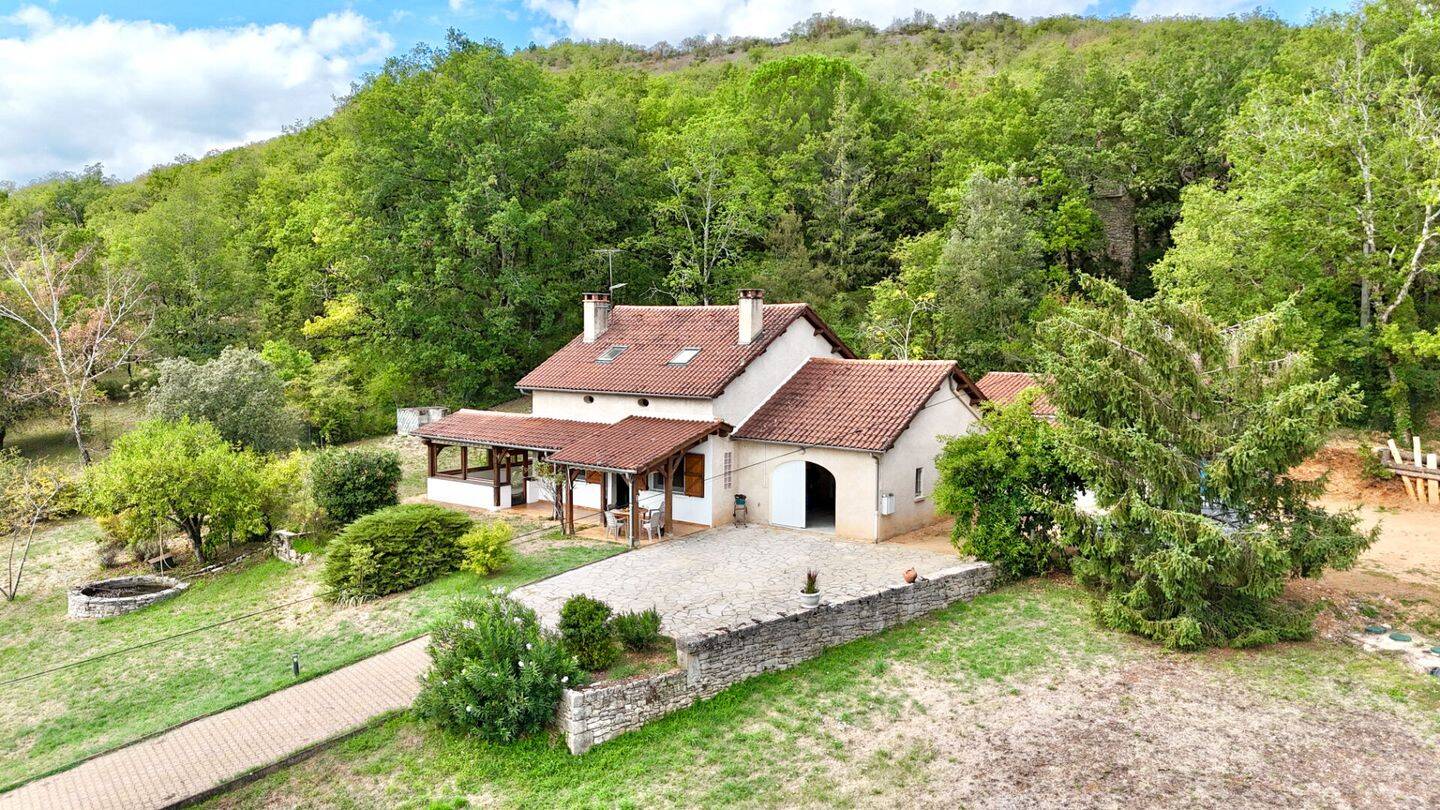 Maison 7 pièces 146 m² · à Cadrieu · 146 m² · 249 000 €