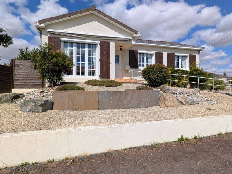 Maison 6 pièces 110 m² · à Saint-Pierre-des-Échaubrognes · 110 m² · 168 800 €