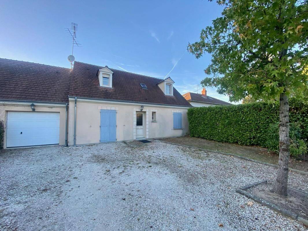 Maison 5 pièces 107 m² · à Fay-aux-Loges · 107 m² · 930 €/mois