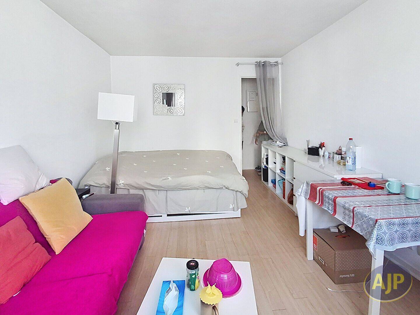 Appartement 1 pièce 27 m² · à Bordeaux · 27 m² · 700 €