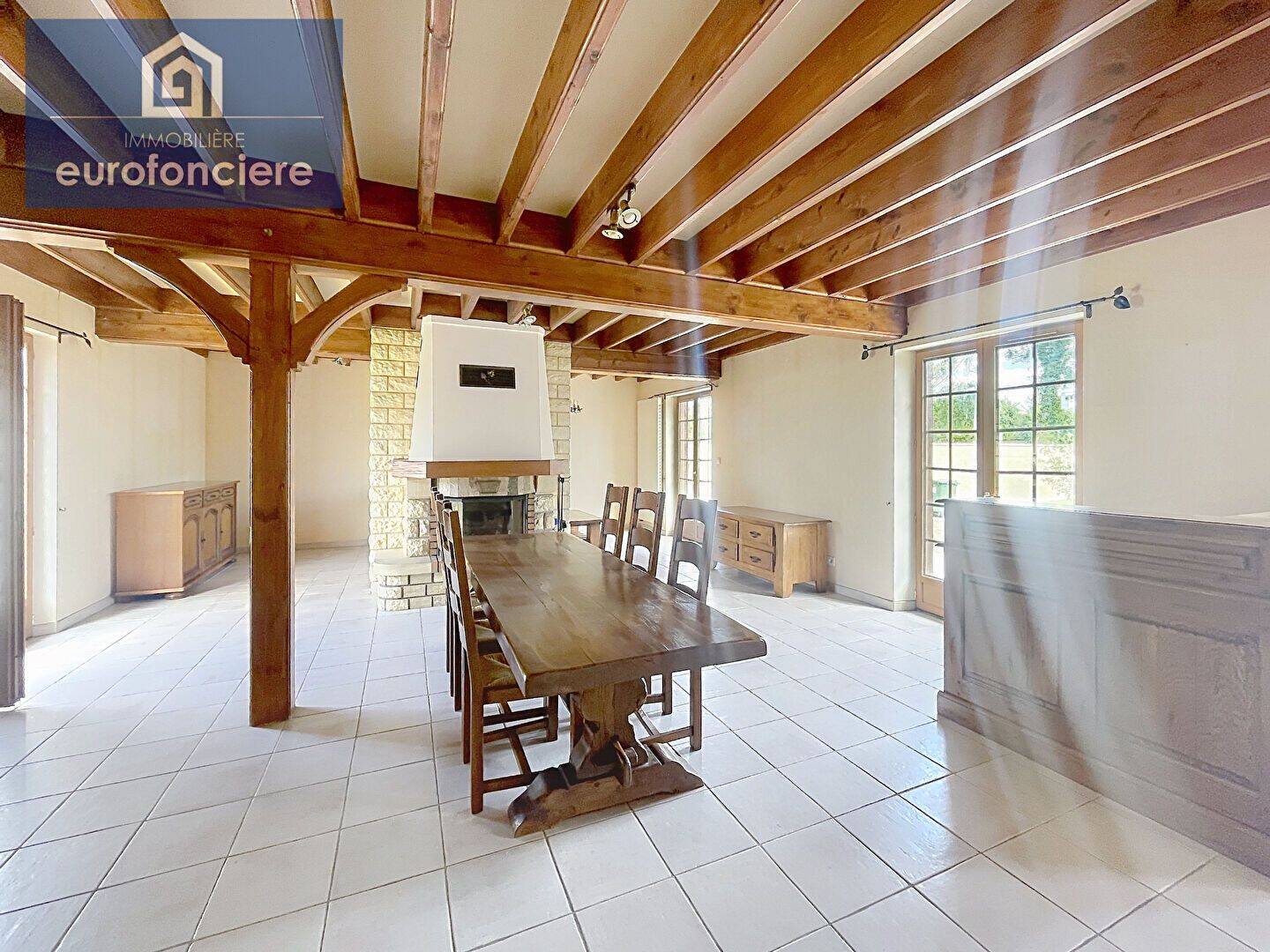 Maison 6 pièces 140 m² · à Saint-Lyé · 140 m² · 319 000 €