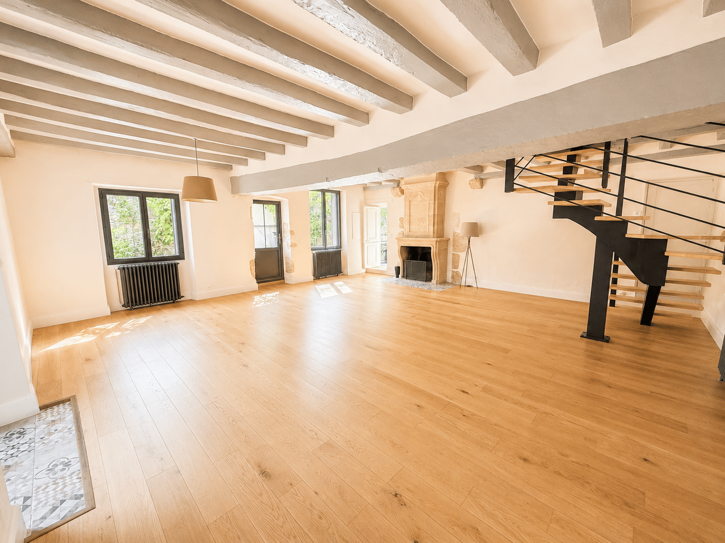 Maison 5 pièces 130 m² · à La Chaussée-Saint-Victor · 130 m² · 1 400 €
