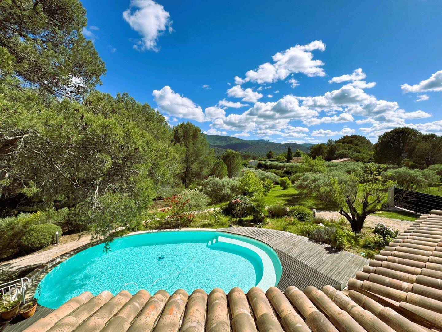 Maison 8 pièces 157 m² · à Saint-Zacharie · 157 m² · 975 000 €