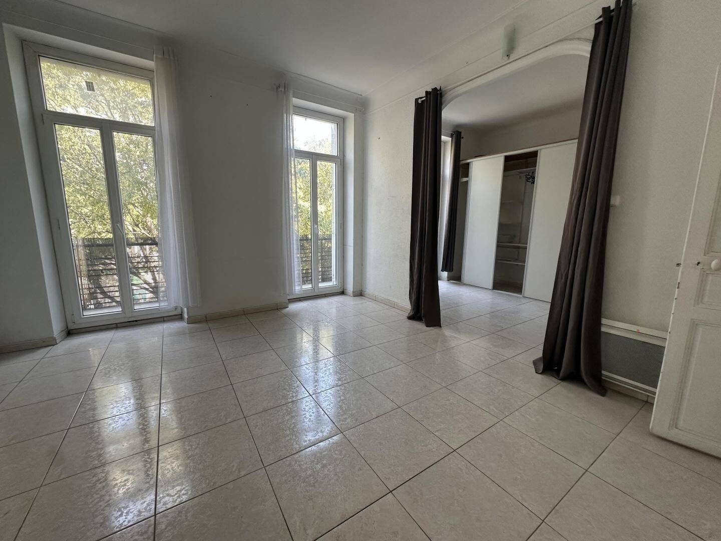 Appartement 2 pièces 43 m² · à Marseille 6ème Arrondissement · 42,6 m² · 700 €