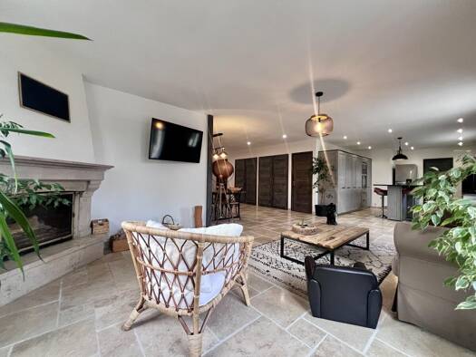 Maison de plain-pied à vendre 339 990 € 5 pièces 4 chambres 130 m² 730 m² de terrain Nord Ouest La Chapelle-Saint-Mesmin 45380