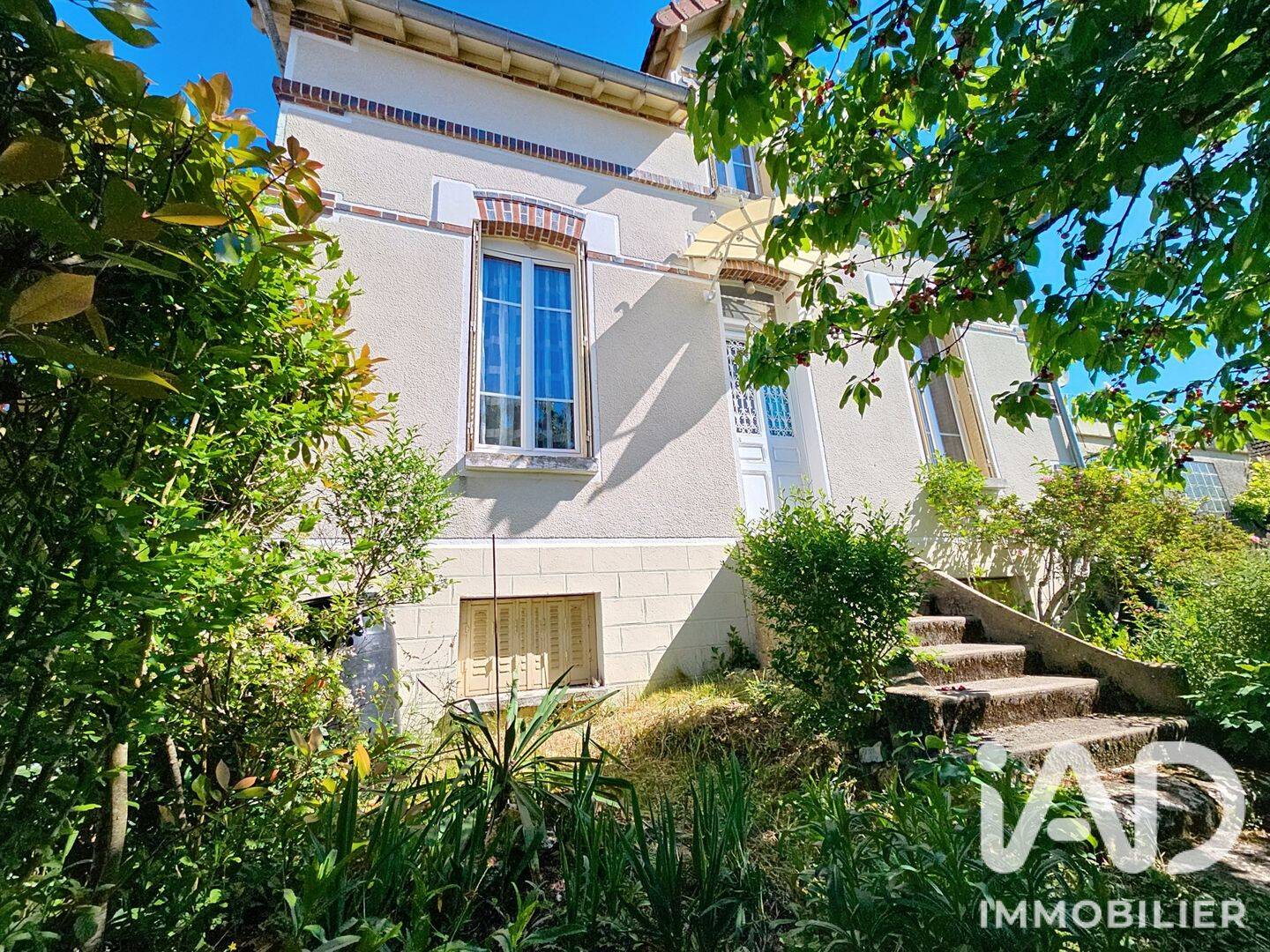 Maison 5 pièces 107 m² · à Laroche-Saint-Cydroine · 107,3 m² · 165 000 €