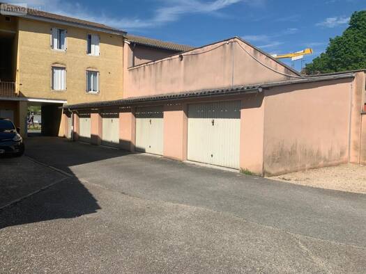 Parking à louer 77 € 15 m² Charnay-lès-Mâcon 71850