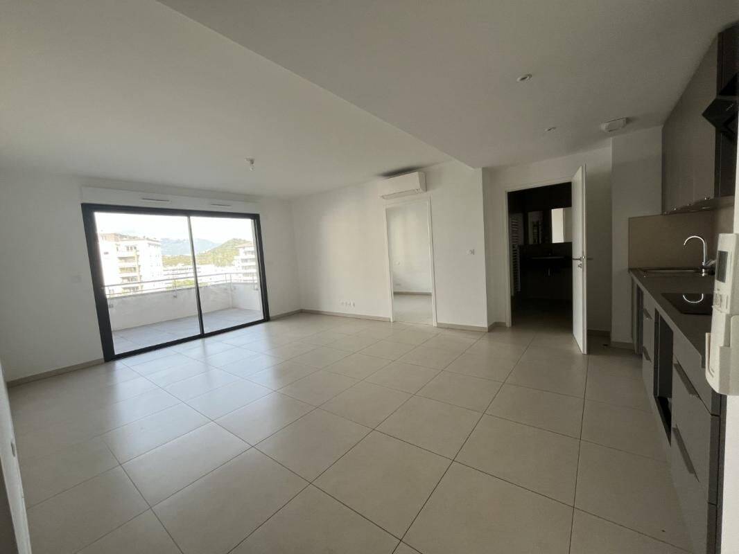 Appartement 3 pièces 63 m² · à Ajaccio · 63 m² · 979 €