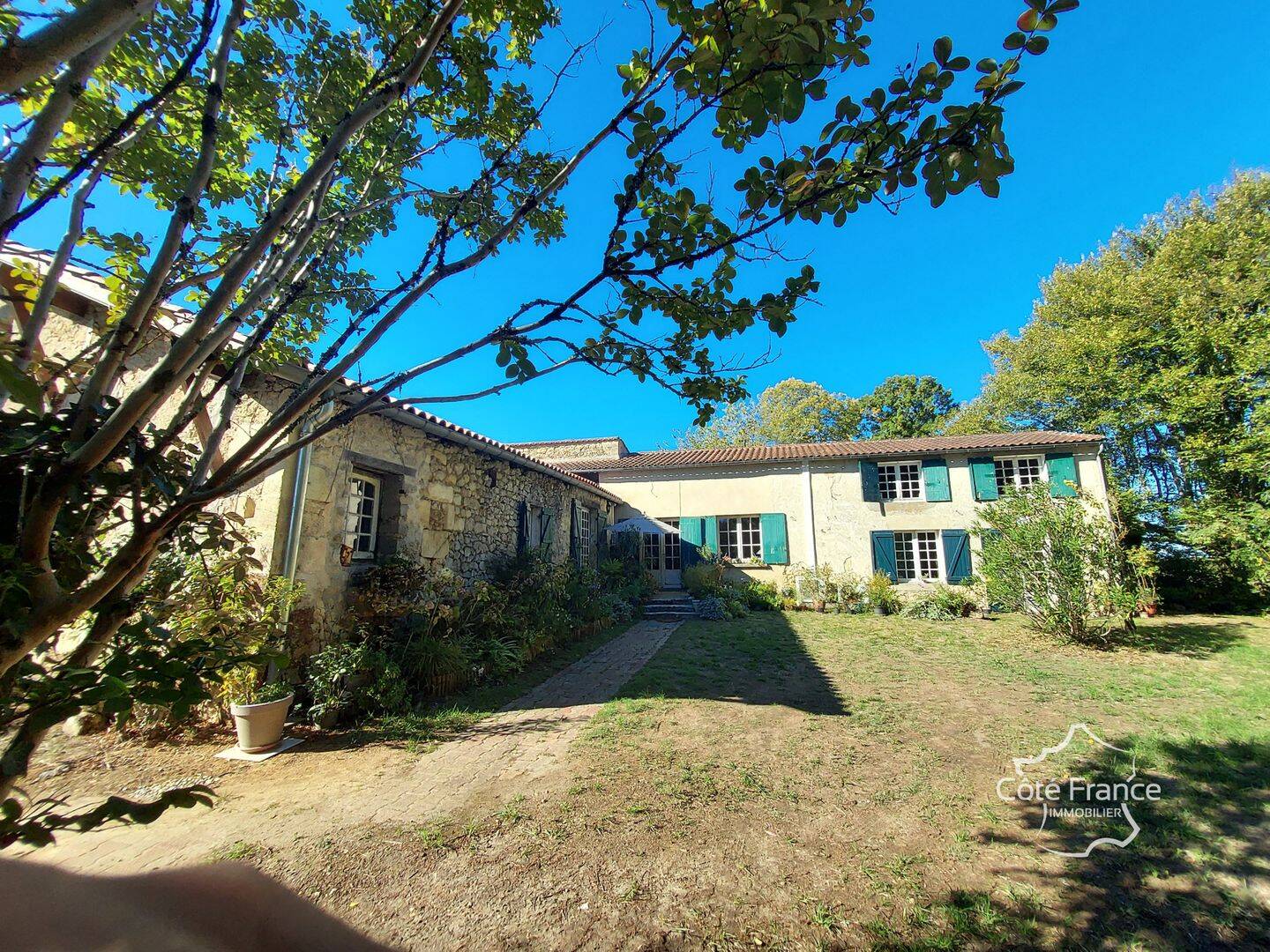 Maison 7 pièces 180 m² · à Sauveterre-de-Guyenne · 180 m² · 395 000 €