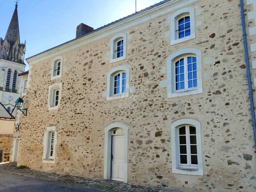 Immeuble à vendre 385 000 € 267 m² Morannes-sur-Sarthe 49640