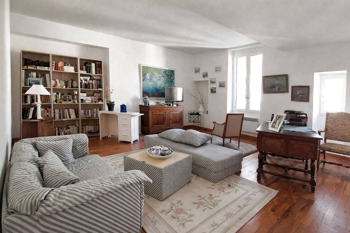 Appartement 8 pièces 180 m² · à Sumène · 180 m² · 159 000 €